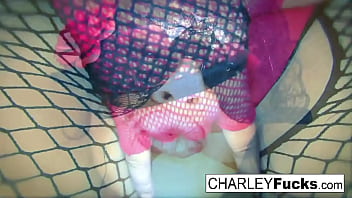 Hot brunette gets nuce