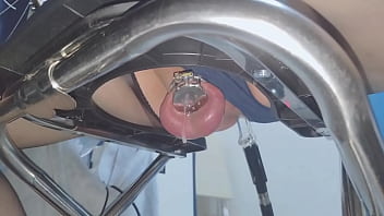 フラット貞操帯で搾精 thumbnail