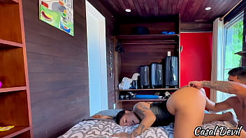 Encontrei Essa Rabuda Gostosa Na Piscina E Fodi Ela No Quarto Quando Minha Namorada Saiu thumbnail