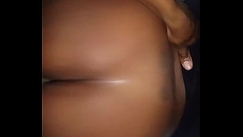 Juicy booty bouncing