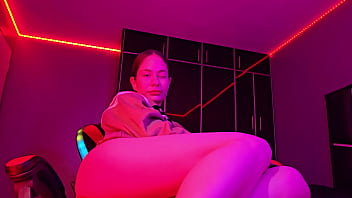 Natalia shoves a big dildo into her pussy