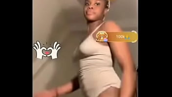 Bigo girl delebrately dance in front of camera to entertain viewers