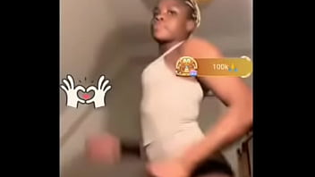 Bigo girl delebrately dance in front of camera to entertain viewers