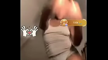 Bigo girl delebrately dance in front of camera to entertain viewers