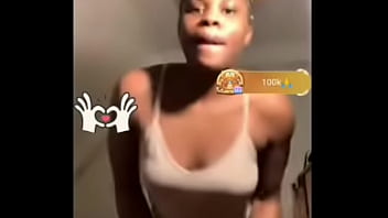 Bigo Girl Delebrately Dance In Front Of Camera To Entertain Viewers thumbnail