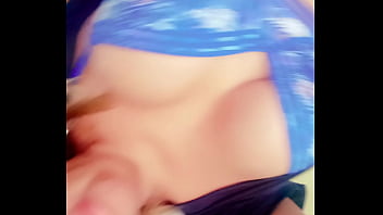 Disfruta Mucho La Culiada Sola En Cama thumbnail