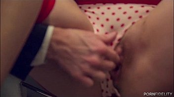 Kelly madison and julia ann double team a big white cock