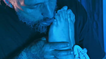 Up close with artemi's sweaty feet