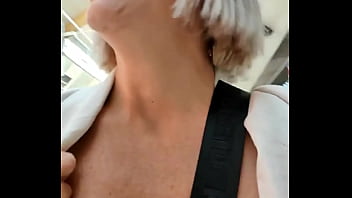 Ici tu as la story public; abonne toi pour voir la video hot milf en chasse au