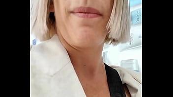 Ici tu as la story public; abonne toi pour voir la video hot milf en chasse au