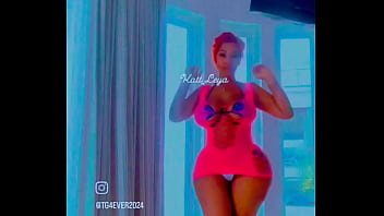 Vino la vecina a pedirme un favor