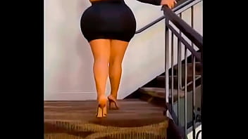 Vino la vecina a pedirme un favor