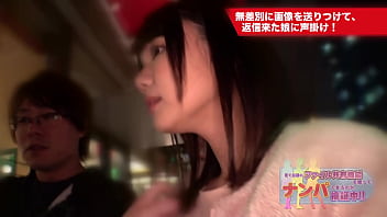 無知な女子大生にズボズボ生ハメ。ハードプレイで絶頂中出し 1