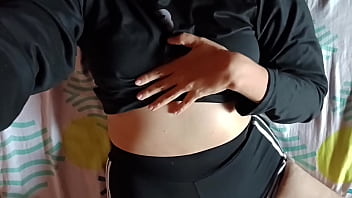 Un video de la hijastra del director de la universidad