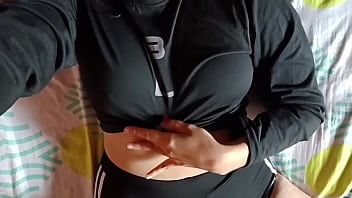 Un video de la hijastra del director de la universidad