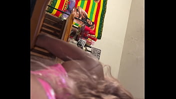 Str8rich a real g look i found this baddie in the store took her bad to the spot