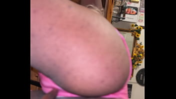 Str8rich a real g look i found this baddie in the store took her bad to the spot