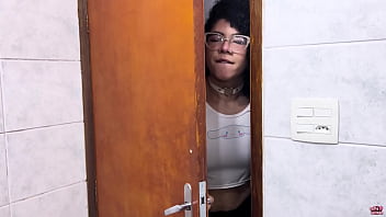 Peguei Minha Cunhada Tomando Banho Meti A Rola Nela Com Meu Namorado Assistindo thumbnail