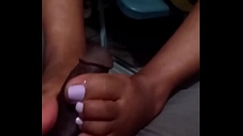 Caramelfootgoddess giving a quick fj to dafootgod