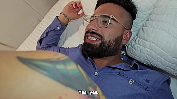 A very interested real estate agent gives a good fuck to her client to guarantee the purchase