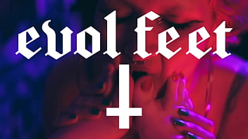 These girls are horny for feet and tickling fetish