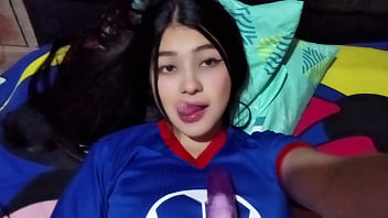 Esperé a que el cornudo saliera de casa para darle mi coño a la polla grande casero real