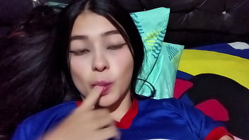 Esperé a que el cornudo saliera de casa para darle mi coño a la polla grande casero real