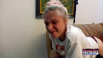 Horny redhead luna parish tongue fucks sassy's pussy for her birthday