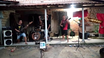 Ensaio aberto no quintal costa larga e cérebro de galinha