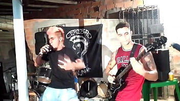 Ensaio aberto no quintal costa larga e cérebro de galinha