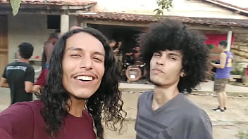 Ensaio aberto no quintal costa larga e cérebro de galinha