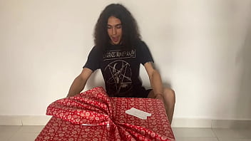 Amiga secreta me sorprende con un anal profundo increíble como regalo ¡cum goteando de su culo