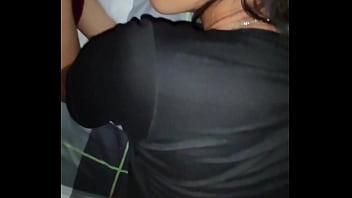 Mi padrastro me penetra mientras ujum casi me embaraza