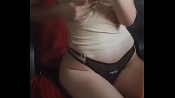 Chica Hot Se Pone Cerda Pene Delante Del Espejo Mientras Se Toca thumbnail