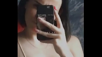 Chica hot se pone cerda pene delante del espejo mientras se toca Chica hot se pone cerda pene delante del espejo mientras se toca