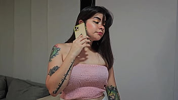 Compartiendo cama con mi hermanastra de gran culo