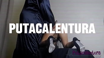 “ encuentro ella lo sorprende con un toque atrevido ”chicas se atreverian a usar un gancho anal evitalo