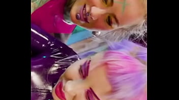 Guess what kelliepanther 4 and me did wrong answers only in the commentzz