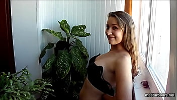 Amateur julia's exibistionistic masturbation