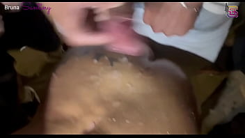 Preciso de 50 pica para me satisfazer meu marido corno espera eu chegar arrombada pra ele eu mereço gozar no pau de varios caras