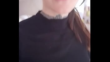 Disponible de 14h à 15h30 pour des shows très hot bisous eva