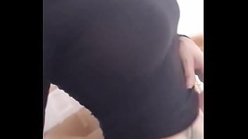 Disponible de 14h à 15h30 pour des shows très hot bisous eva