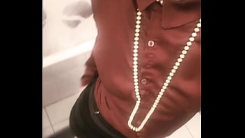 Coucou tu aimes ma tenu du jour