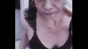 Coucou tu aimes ma tenu du jour