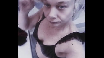 Coucou tu aimes ma tenu du jour