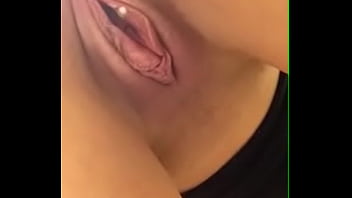 Look at my pussy right now