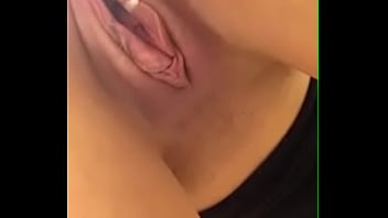 Look at my pussy right now