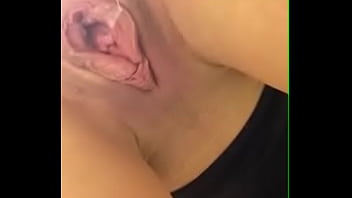 Look at my pussy right now