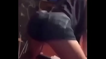 Abrianna tryn to make her azz shake