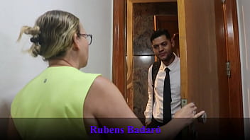 Sem Dinheiro Para Pagar O Aluguel Novinho Dotado Pagou A Senhora Dona Da Pensão Com Uma Boa Foda Video Completo No Red Sheer thumbnail